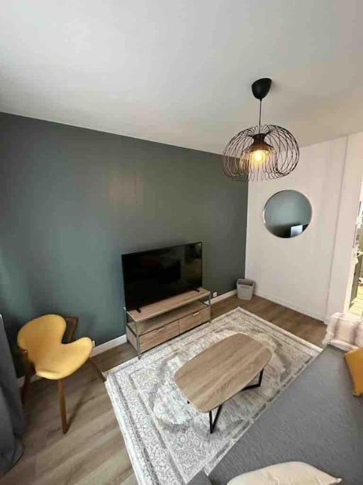 Apartment Le Elegant Et Pratique, Metro 1 A Deux Pas
